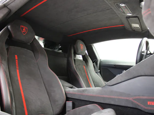 Lamborghini Aventador LP700-4 Coupé E-Gear Pirelli Edition