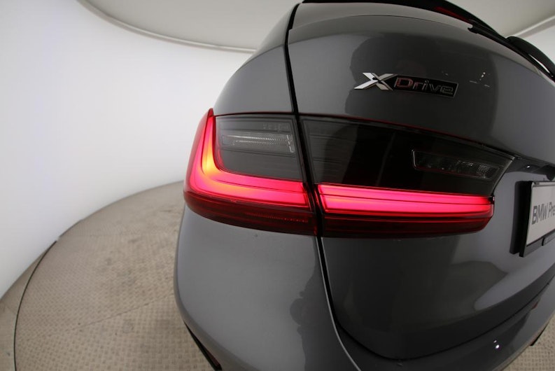 Vehicle image BMW 3 SERIES