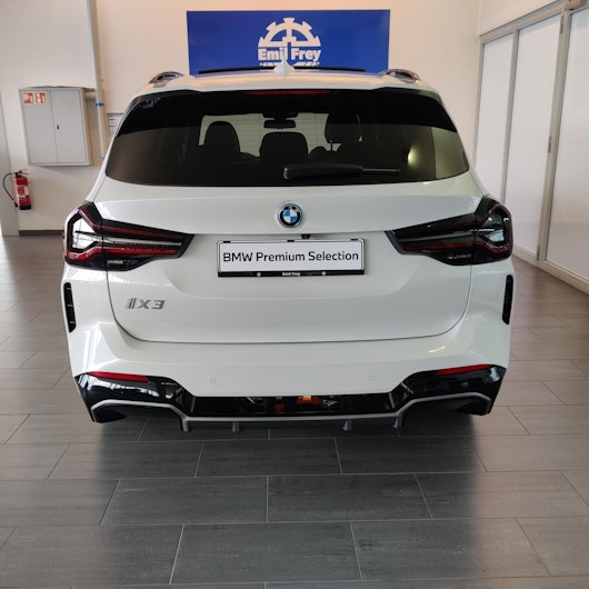 Vehicle image BMW iX3