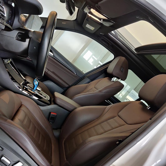 Vehicle image BMW iX3