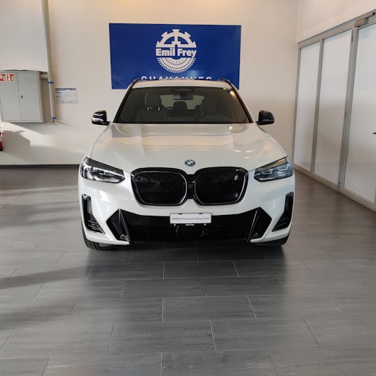 Vehicle image BMW iX3