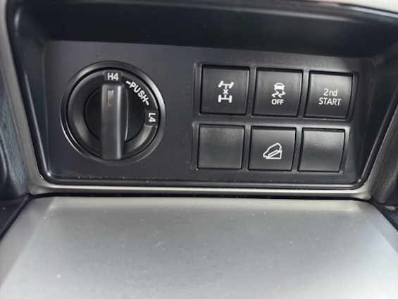 Vehicle image 14 Vehicle image 14