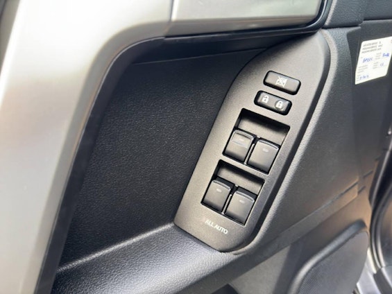 Vehicle image 4 Vehicle image 4