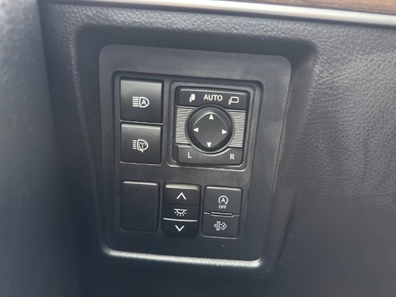 Vehicle image 7 Vehicle image 7