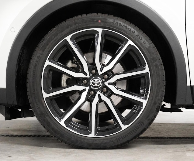 Vehicle image TOYOTA C-HR