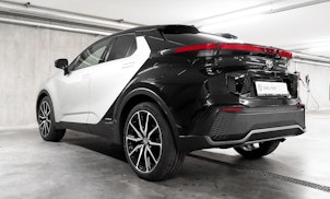 Vehicle image TOYOTA C-HR 2.0 HEV GR Sport Premiere 4x4
