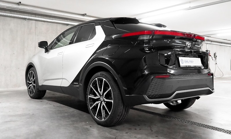 Vehicle image TOYOTA C-HR