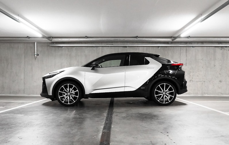Vehicle image TOYOTA C-HR