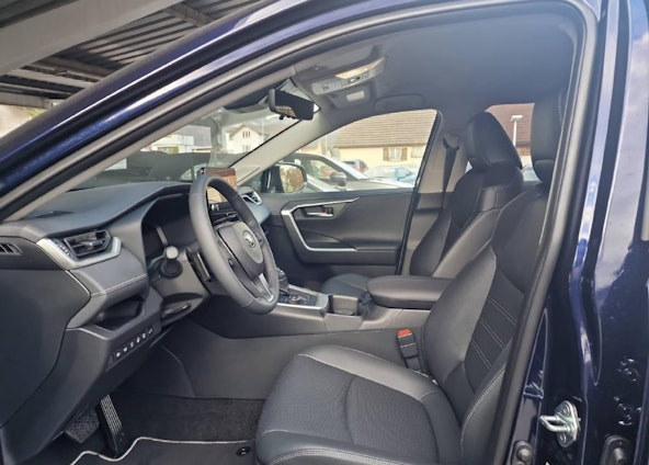 Vehicle image 4 Vehicle image 4