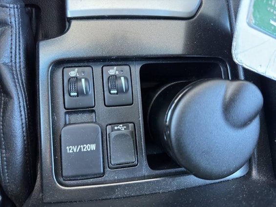 Vehicle image 13 Vehicle image 13