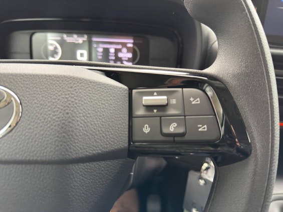 Vehicle image 8 Vehicle image 8