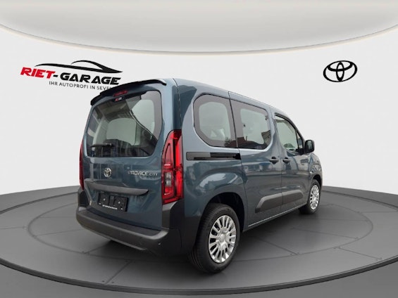 Vehicle image 3 Vehicle image 3