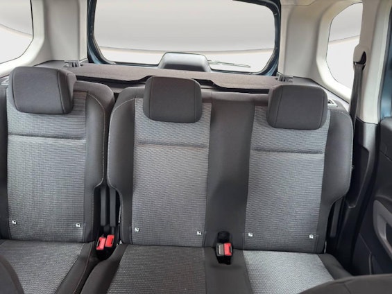 Vehicle image 14 Vehicle image 14