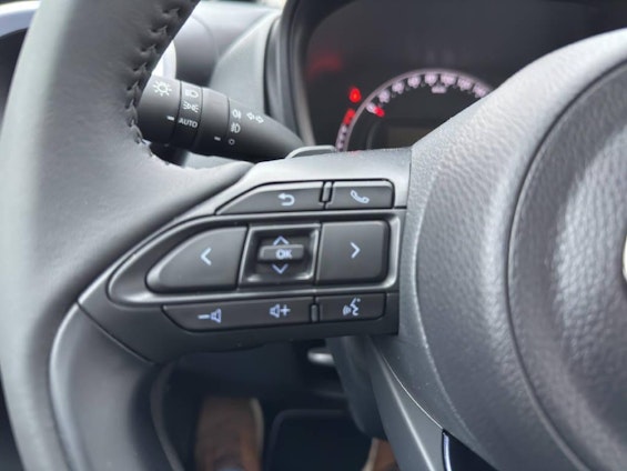 Vehicle image 6 Vehicle image 6