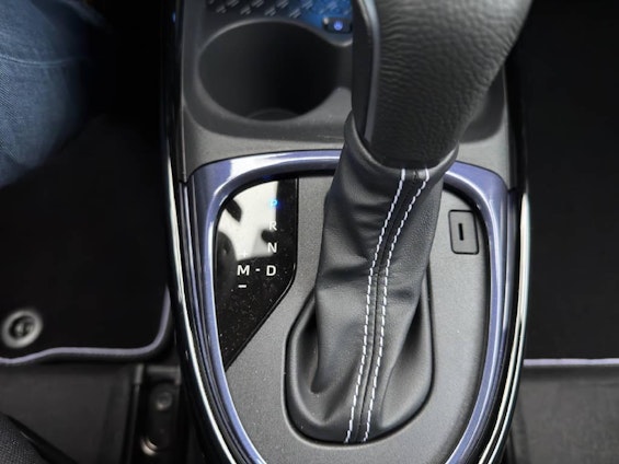 Vehicle image 13 Vehicle image 13