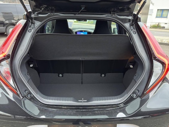 Vehicle image 15 Vehicle image 15