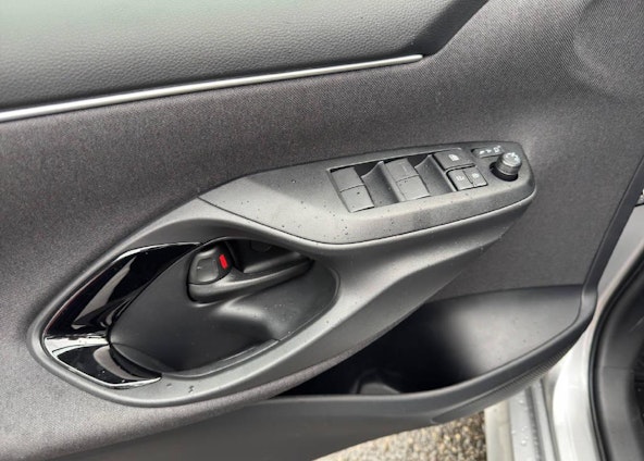 Vehicle image 4 Vehicle image 4