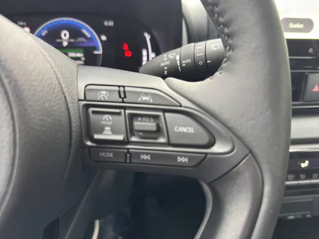 Toyota Yaris 1.5 VVT-i HSD Trend
