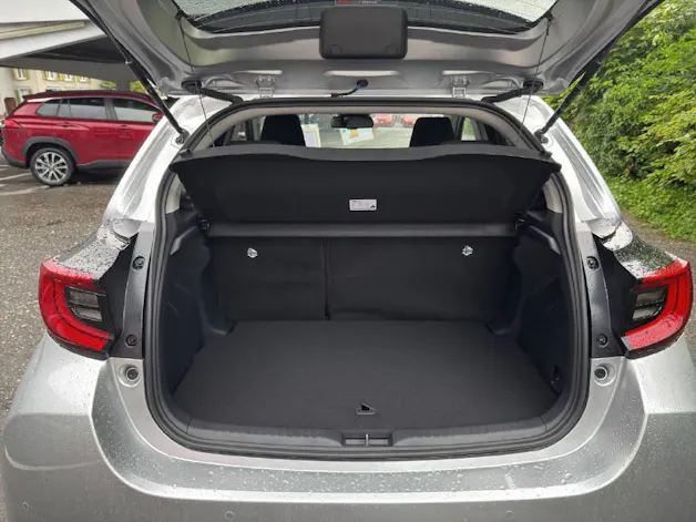 Toyota Yaris 1.5 VVT-i HSD Trend