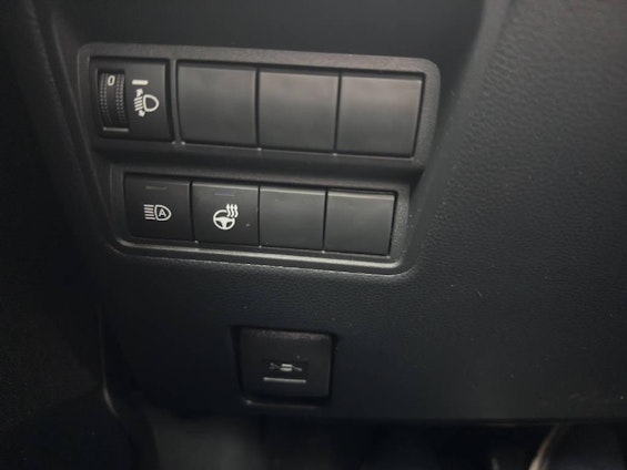 Vehicle image 13 Vehicle image 13