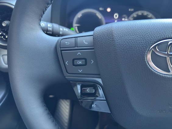 Vehicle image 5 Vehicle image 5