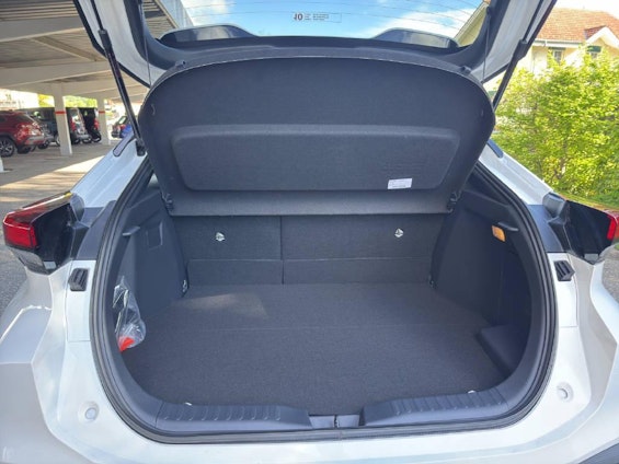 Vehicle image 15 Vehicle image 15