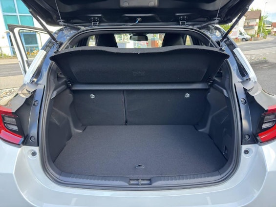 Vehicle image 15 Vehicle image 15