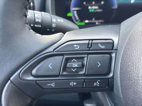 Vehicle image 6 Vehicle image 6