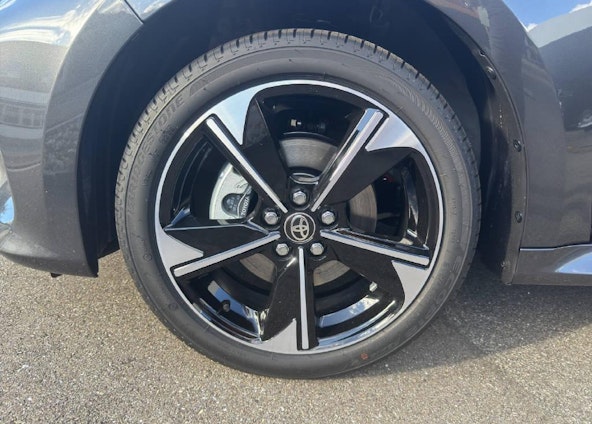 Vehicle image 16 Vehicle image 16