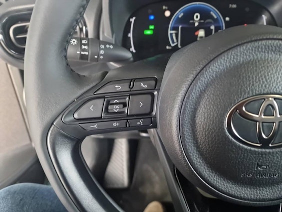 Vehicle image 6 Vehicle image 6