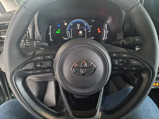 Toyota Yaris 1.5 VVT-i HSD Trend