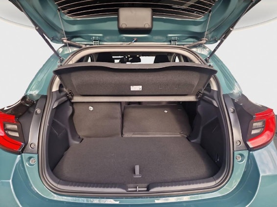 Vehicle image 14 Vehicle image 14