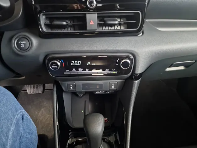 Toyota Yaris 1.5 VVT-i HSD Trend