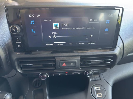 Vehicle image 8 Vehicle image 8