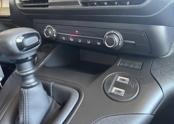 Vehicle image 12 Vehicle image 12