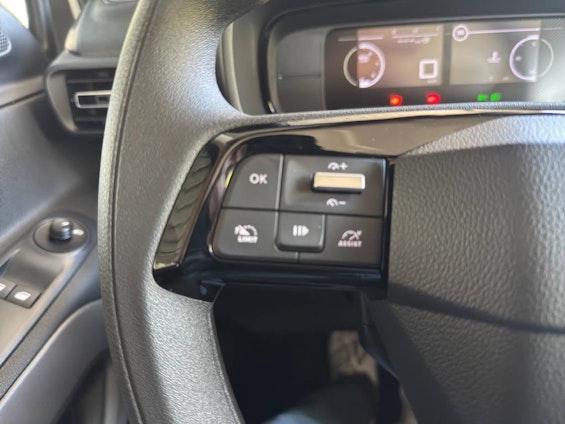 Vehicle image 5 Vehicle image 5