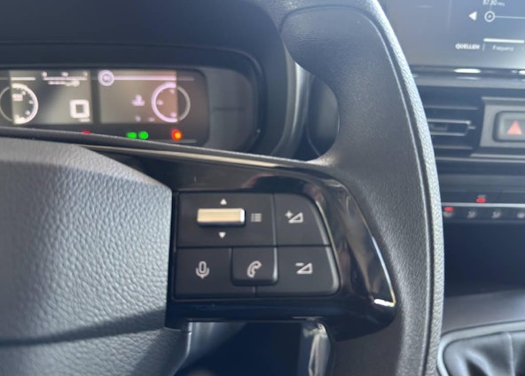 Vehicle image 7 Vehicle image 7