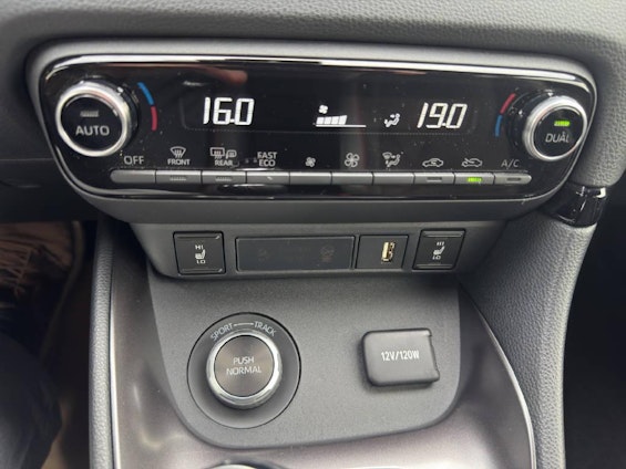 Vehicle image 12 Vehicle image 12