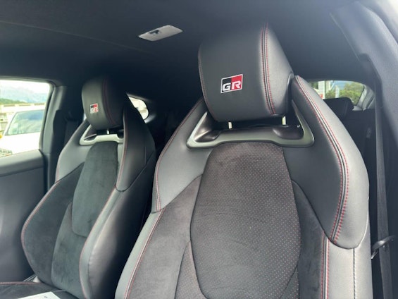 Vehicle image 6 Vehicle image 6