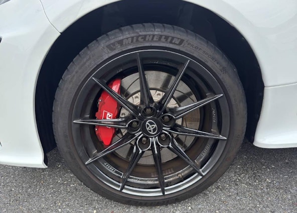 Vehicle image 16 Vehicle image 16