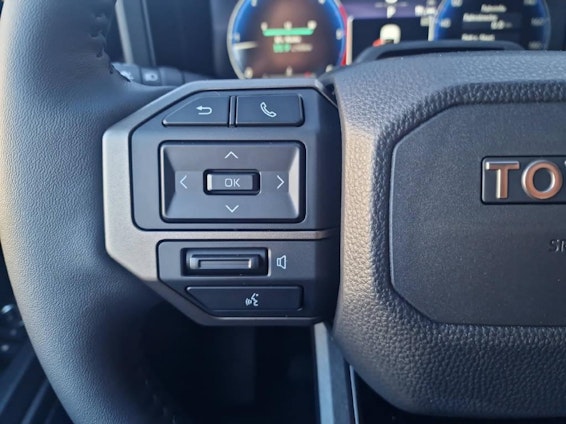 Vehicle image 7 Vehicle image 7