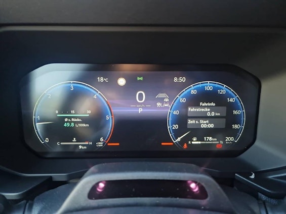 Vehicle image 6 Vehicle image 6