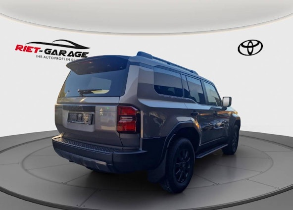 Vehicle image 3 Vehicle image 3