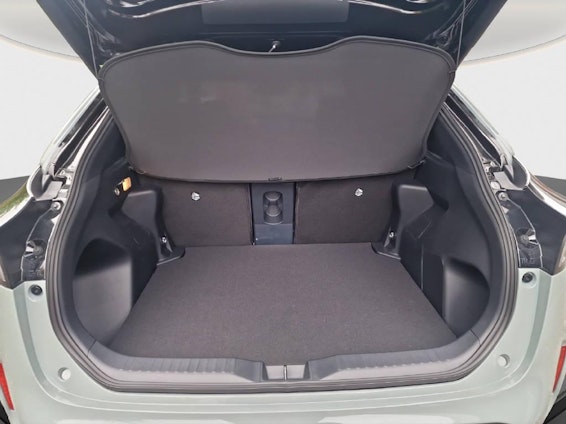 Vehicle image 14 Vehicle image 14