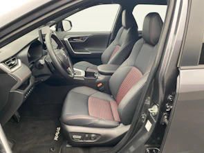 Fahrzeugbild TOYOTA RAV4 2.5 Plug-In-Hybrid Premium / Jetzt Leasing ab 0.99% oder Cash-Prämie CHF 3'000.00