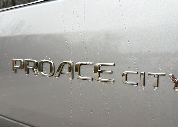 Vehicle image 10 Vehicle image 10