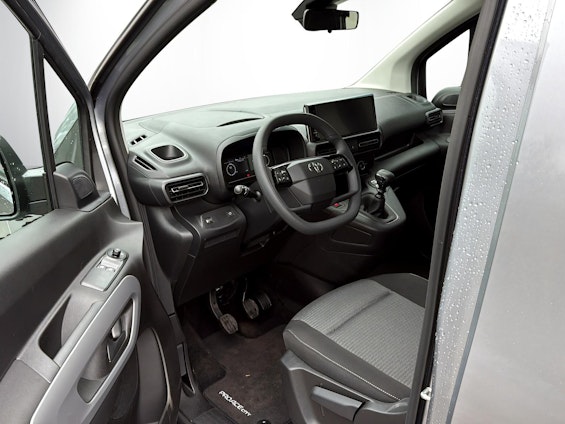 Vehicle image 8 Vehicle image 8