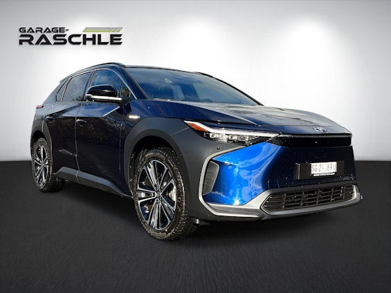 First vehicle image First vehicle image