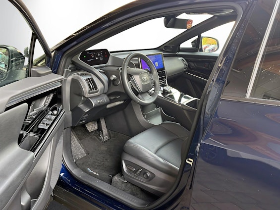 Vehicle image 6 Vehicle image 6