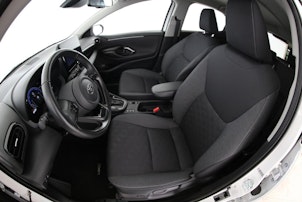Vehicle image TOYOTA Yaris 1.5 VVT-i HSD Trend